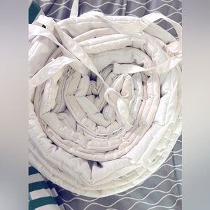 Gently-used soft, white, 100% cotton crib bumper non-smoking no animals